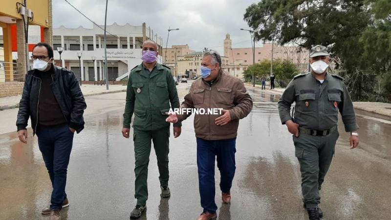 فيديو – رئيس المجلس يشرف شخصيا على عمليات التعقيم  وتنقية البؤر السوداء بملحقة فرخانة