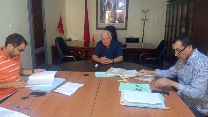 النائب الاول يتراس اجتماعا تقنيا حول الصفقة المتعلقة بكهربة المقر الجديد للجماعة