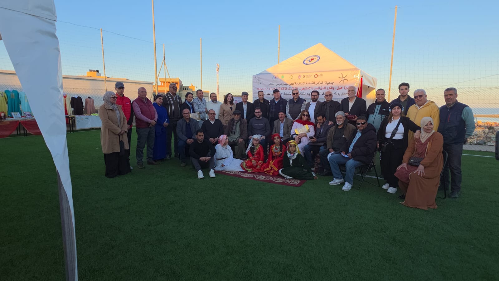 “الخيمة الأمازيغية” ببني أنصار… ثلاثة أيام من الثقافة والفن تُتوَّج بتكريم وجوه إبداعية